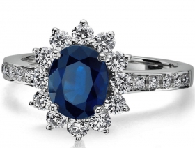 Oval Blue Sapphire &amp; Diamond European Engagement Ring