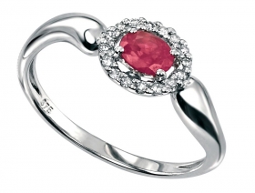 White Gold Oval Ring With Ruby &amp; Diamonds